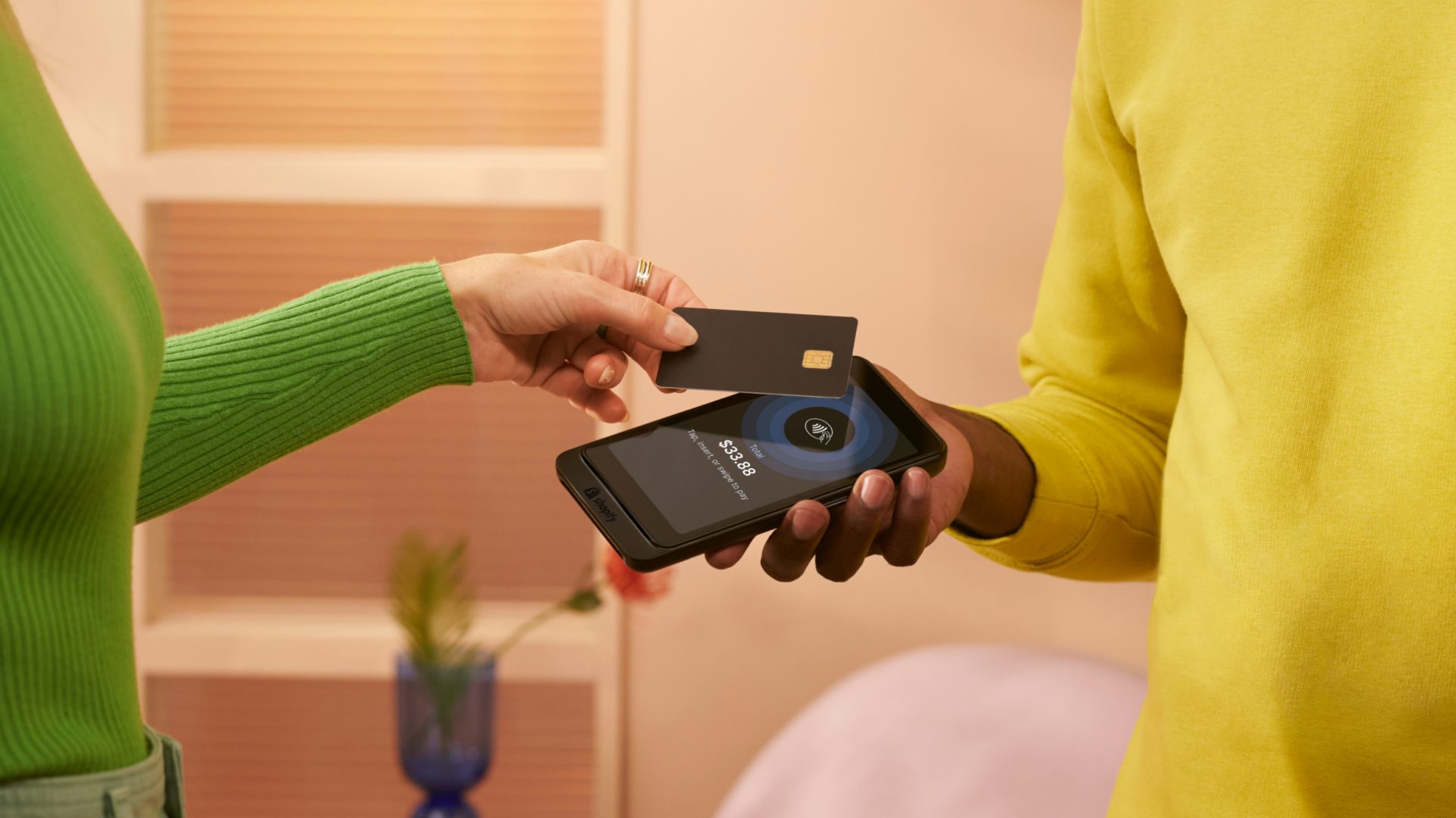 découvrez comment les commerçants utilisent shopify pos pour optimiser leurs ventes, gérer leurs stocks et offrir une expérience d'achat fluide à leurs clients. apprenez-en plus sur les avantages d'un système de point de vente moderne et comment il peut transformer votre activité.